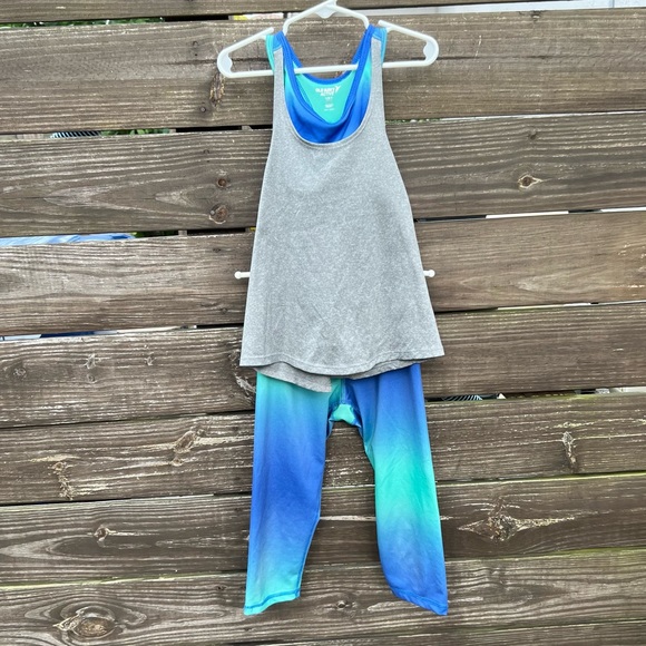 Ombré Workout Outfit - Picture 2 of 6